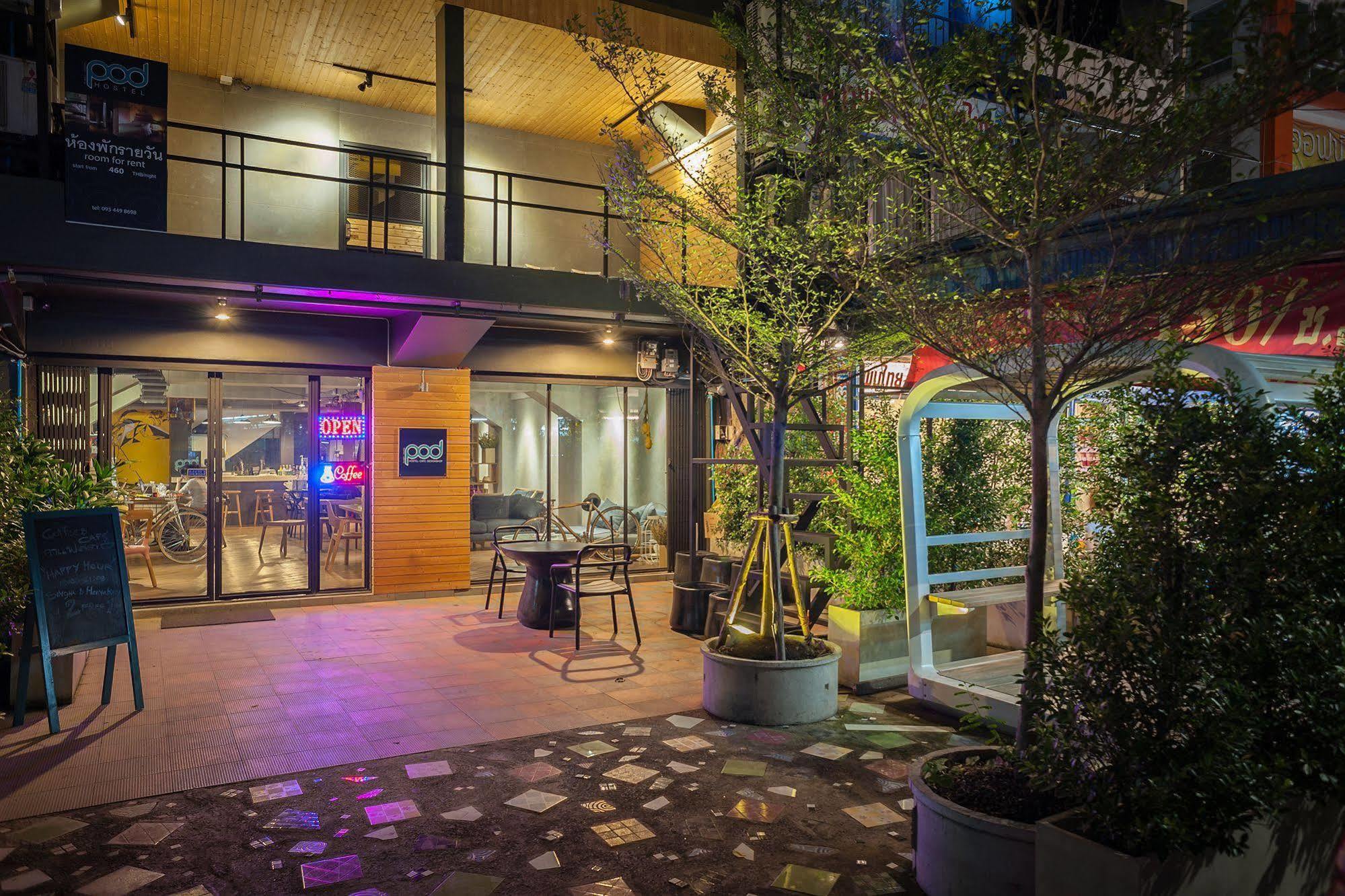 T Hostel @ Victory Monument Bangkok Exterior photo