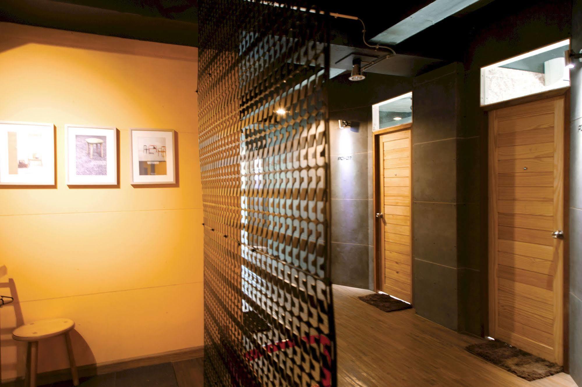 T Hostel @ Victory Monument Bangkok Exterior photo